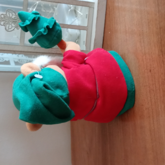 Pooh bear Christmas beanie - Picture 2 of 4